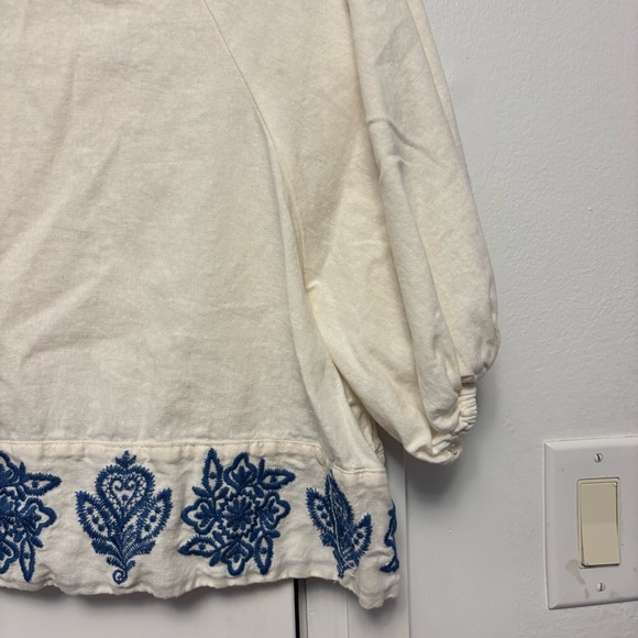 House Of Harlow Ivory and Blue Linen Blend Embroidered Floral Cropped Top - L - Picture 3 of 7